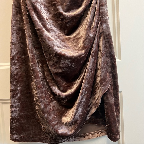 Forever 21 Velvet Mini Dress - Picture 2 of 8